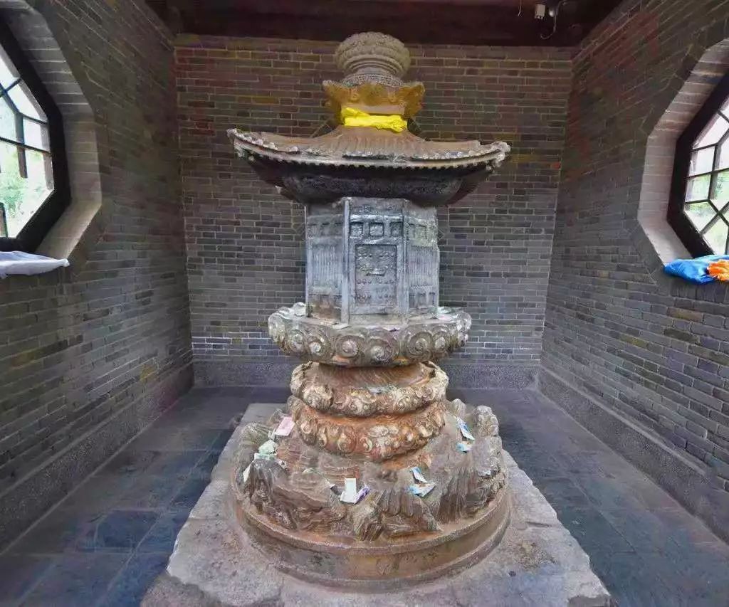 鸠摩罗什舍利塔