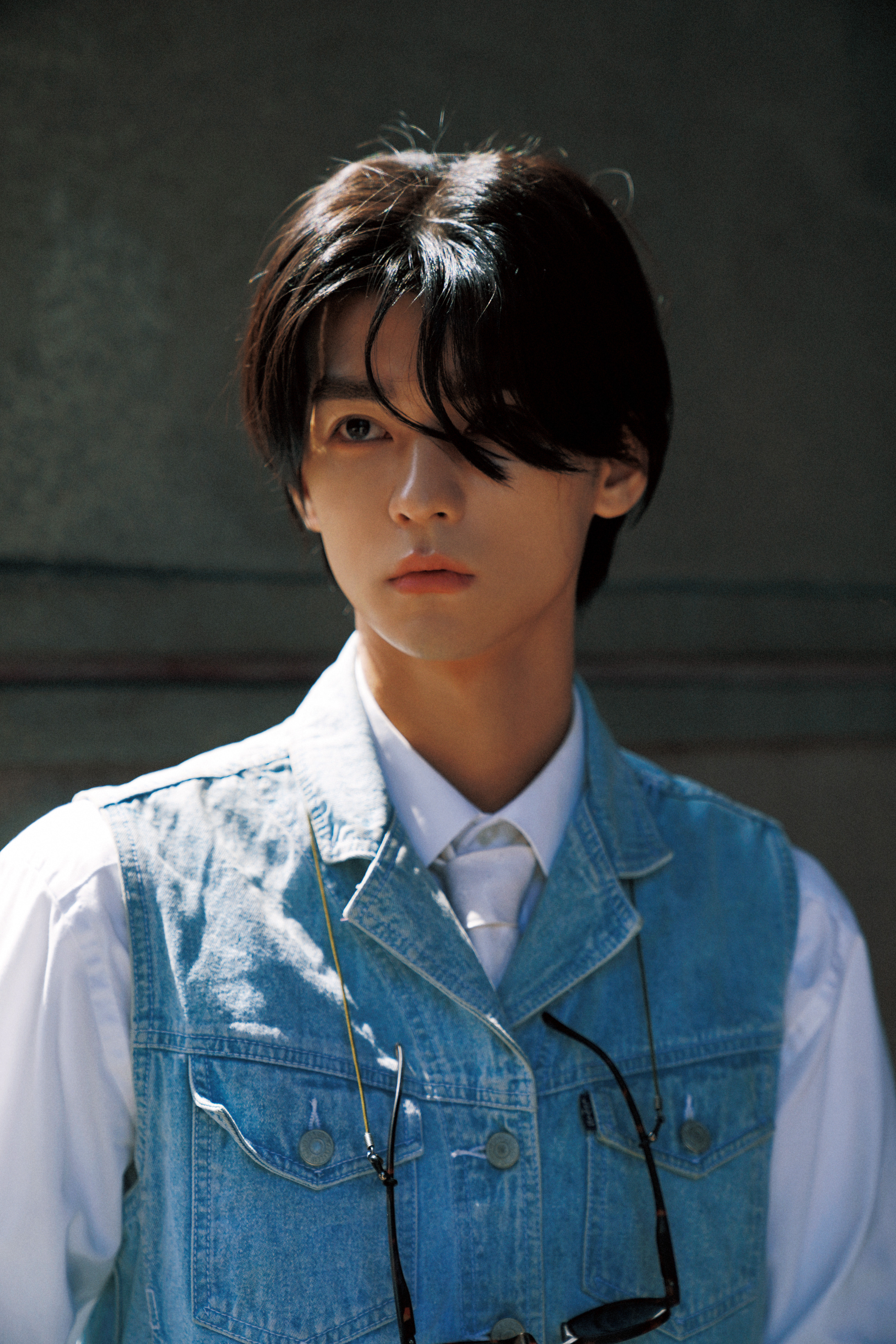 n9fjslg">张家硕,1998年12月31日出生于山东省寿光市,中国内地男演员