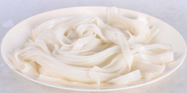  p data-id="gnx49b0ytf">河粉(英文:rice noodles),又称沙河粉,形状