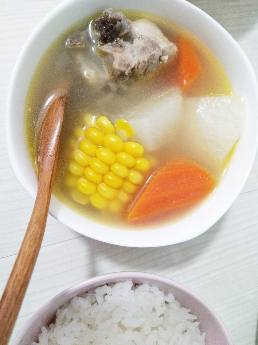 玉米萝卜汤