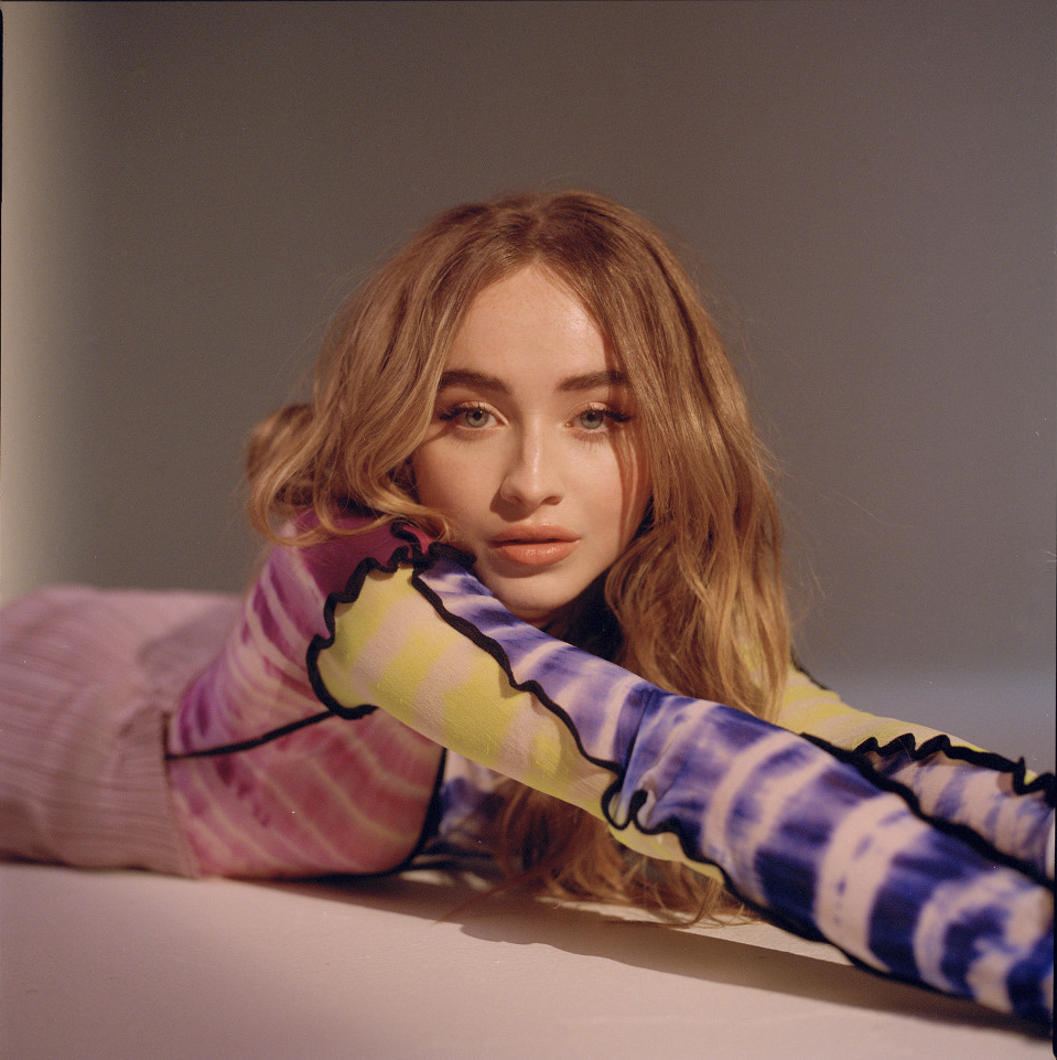 carpenter),1999年5月11日出生于美国宾夕法尼亚州奎克敦,美国女歌手