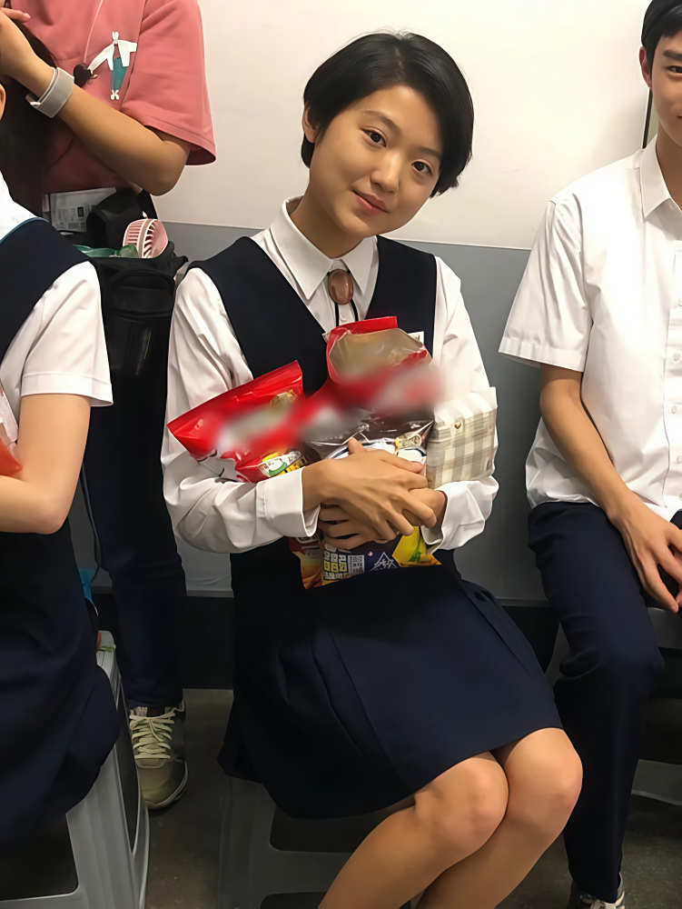 《灵能教师安恩英》剧照