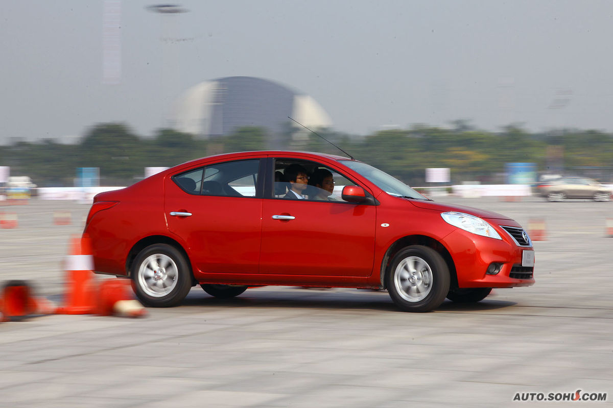 日产阳光是日产公司的阳光系列轿车,历史悠久