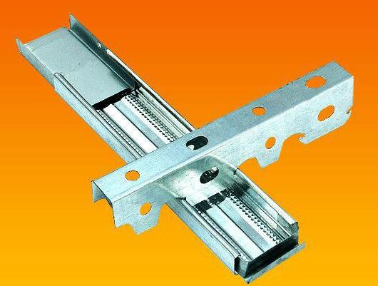  p>u型轻钢龙骨是一种吊顶的材料,按用途分有大龙骨,中龙骨,小龙骨,按