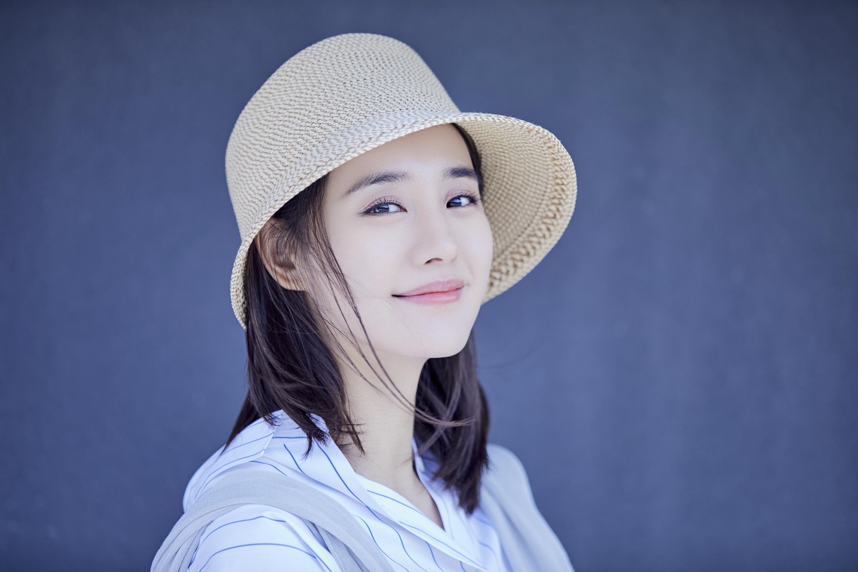 >王智(原名王紫瑄),1982年7月29日出生于辽宁省鞍山市,中国内地女演员