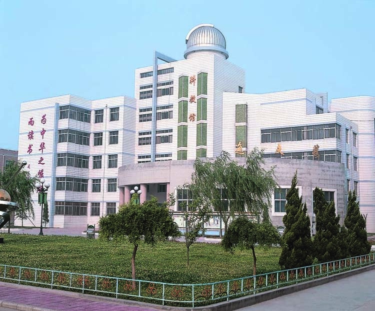  p>河北衡水中学( i>hengshui high school of hebei /i>),简称"衡中"