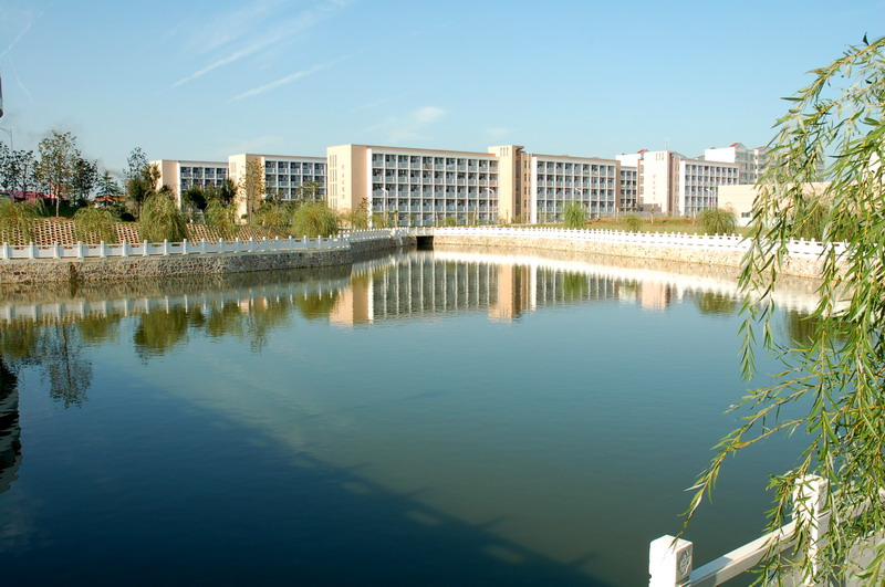 河南省罗山县高级中学