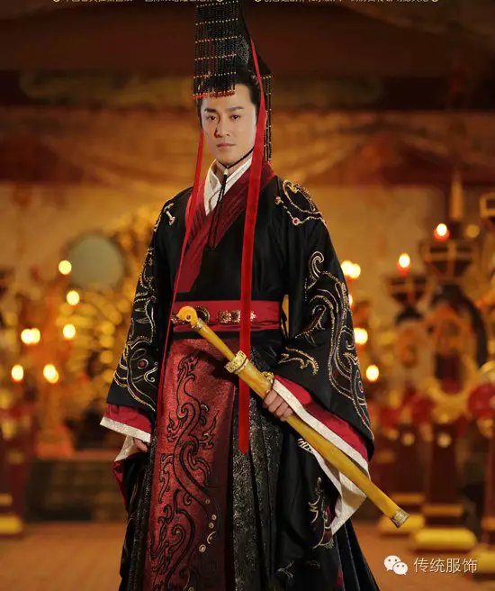 古装剧没事就让皇帝穿的「冕服」，究竟是开了个多大的历史脑洞呀_百科TA说
