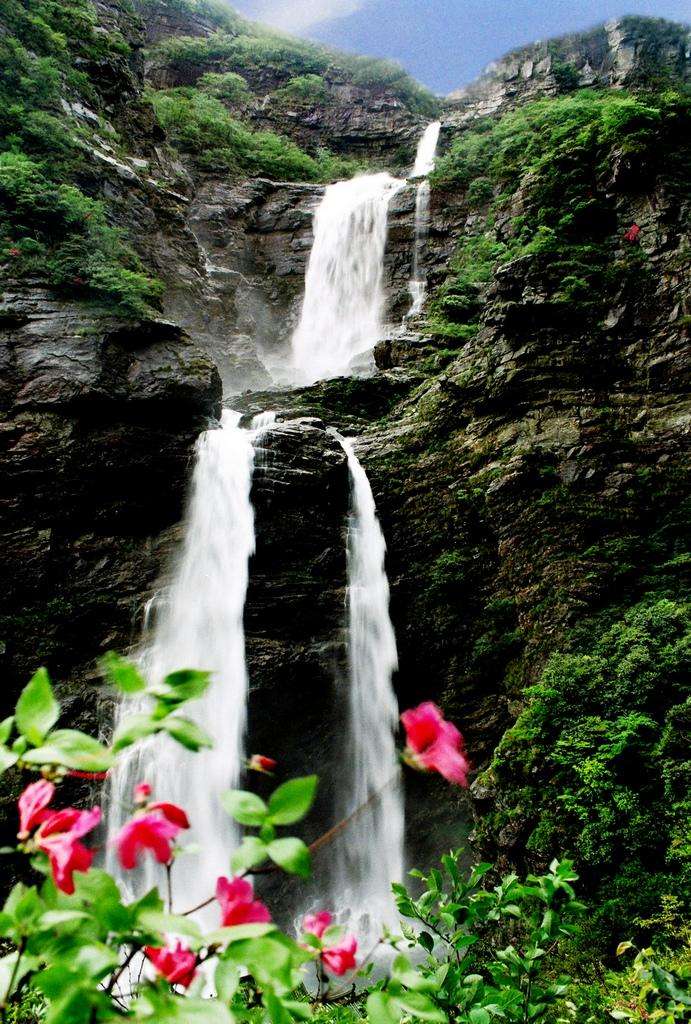  p data-id="gnwmt55iv8">珠海横琴三叠泉位于广东省珠海市南部横琴岛