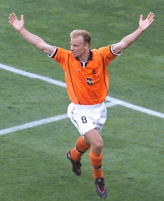  p data-id="go0f8r4rxt">丹尼斯·博格坎普(dennis bergkamp),全名