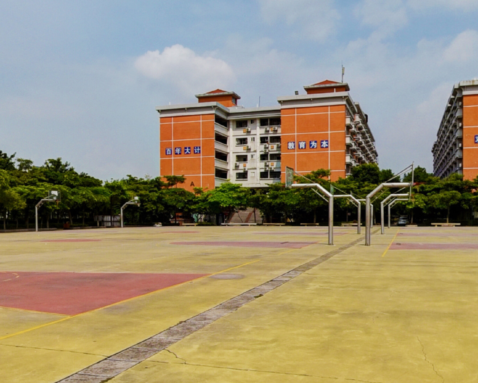  p> b>漳州理工职业学院 /b>位于福建省漳州市龙文区蓝田经济开发区