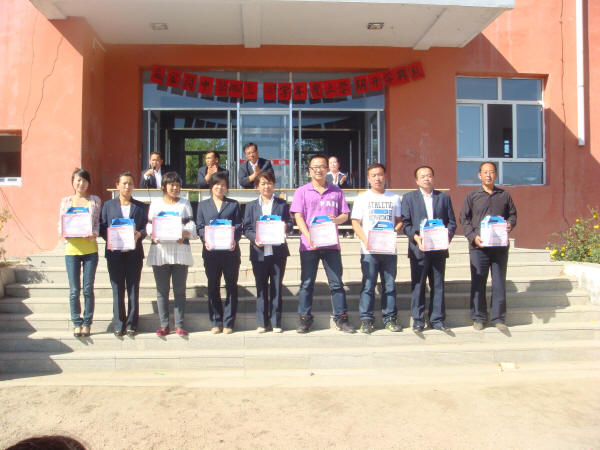 桦南县孟家岗镇中学