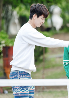  p>延宇振(         )1984年7月5日出生于韩国江原道江陵市,韩国男