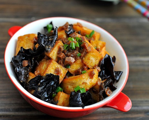 豆腐炒木耳