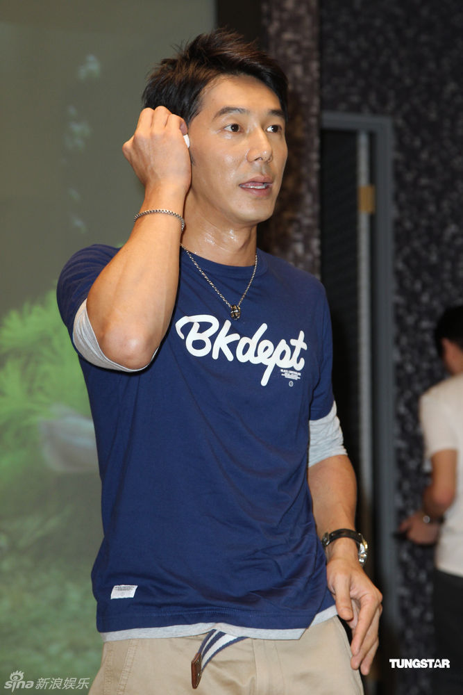  p>李李仁,1974年1月6日出生于台湾,中国台湾男演员,歌手,主持人.