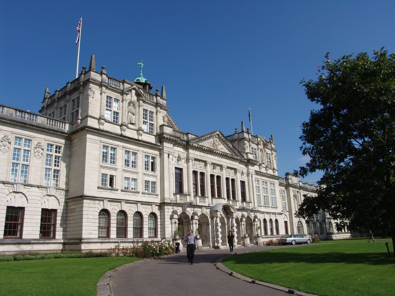  p>卡迪夫大学(英语:cardiff university,威尔士语:prifysgol caerd