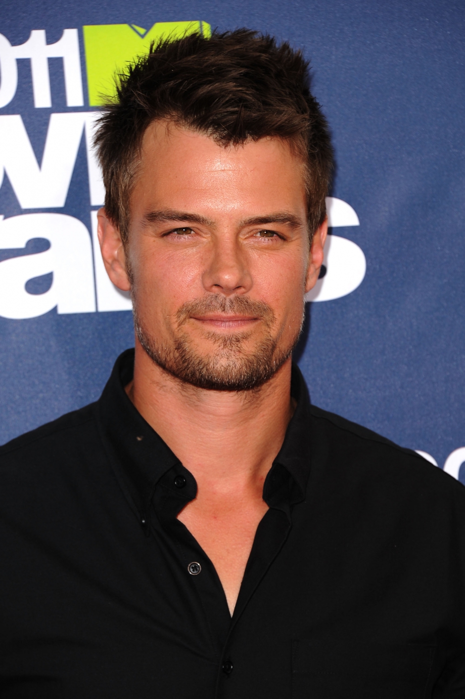  p data-id="gncnpto7fp">乔什·杜哈明 i>(josh duhamel) /i>,全名