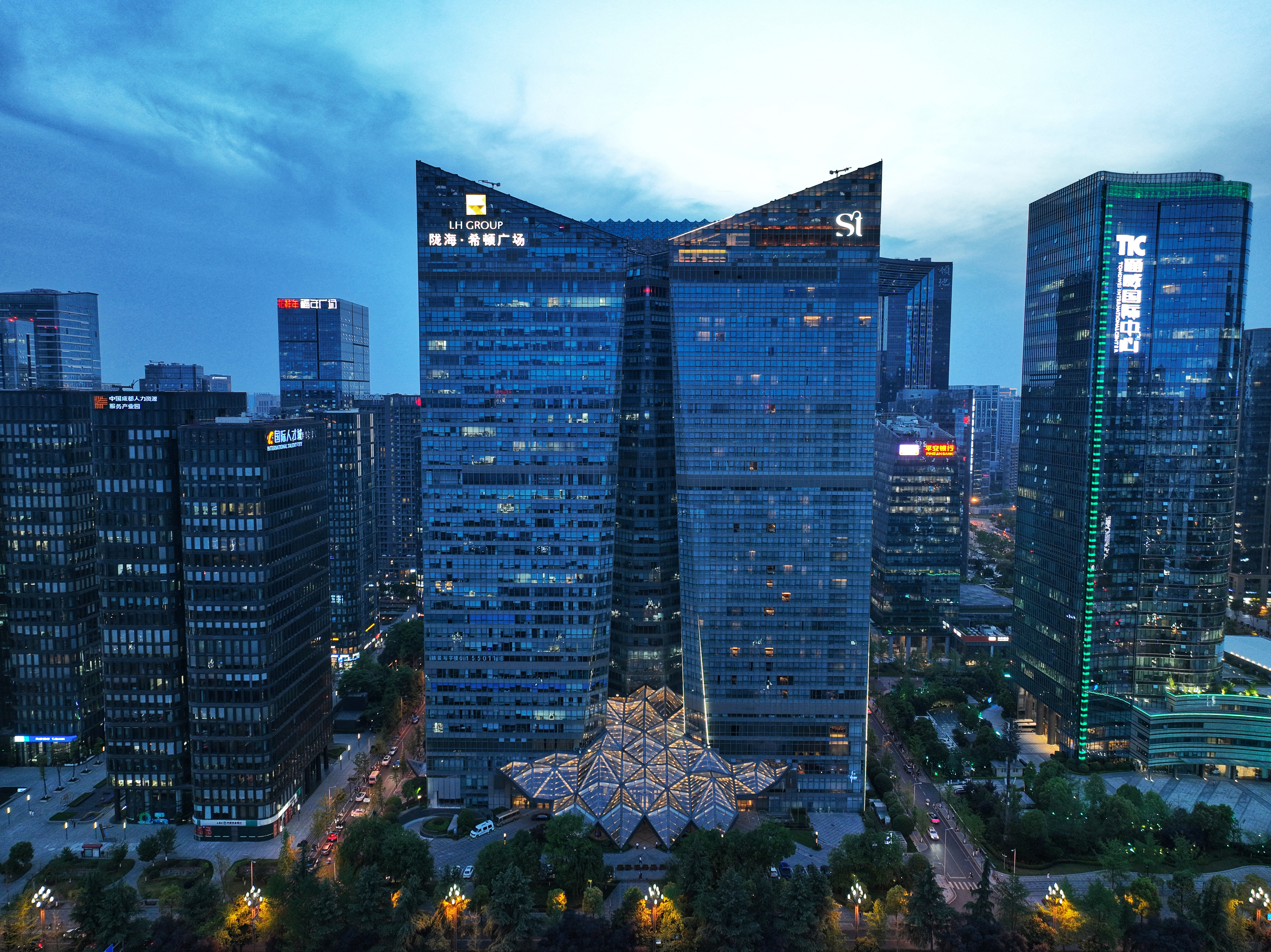  p data-id="gnwo9rydeh">希顿国际广场由成都 span class="ref" data