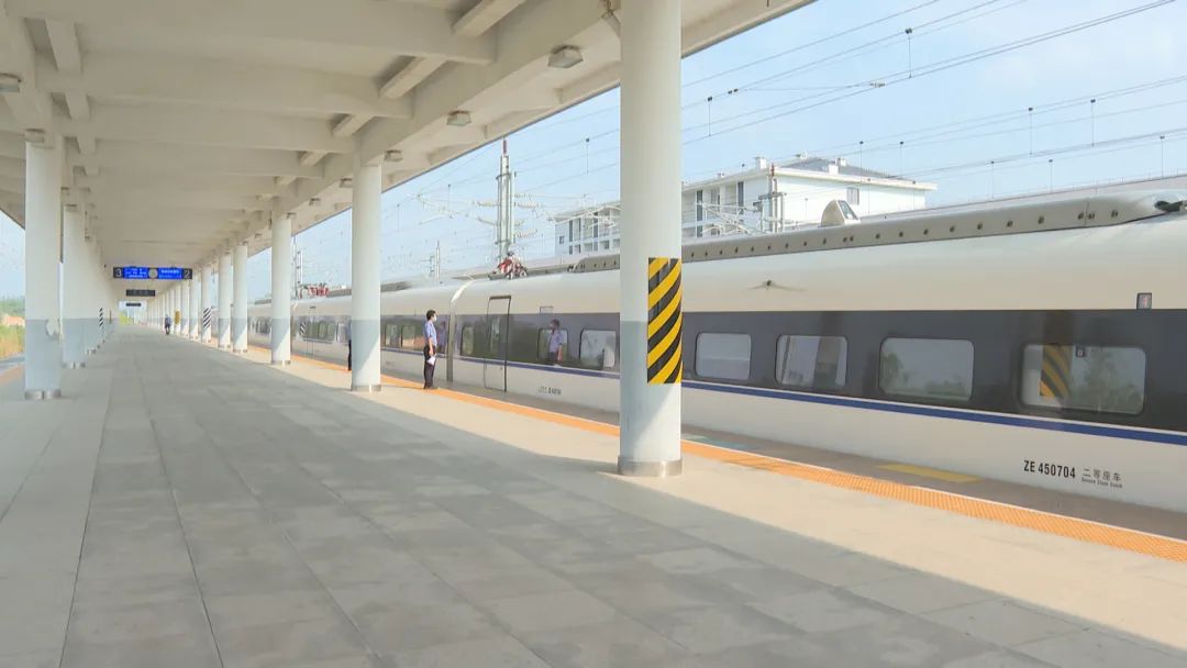  p data-id="u4koubyer4tb">阳西站(yangxi rail