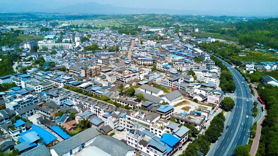  p data-id="gnvijs7nod">青莲镇地处绵阳,江油之间,是绵阳市打造绵江