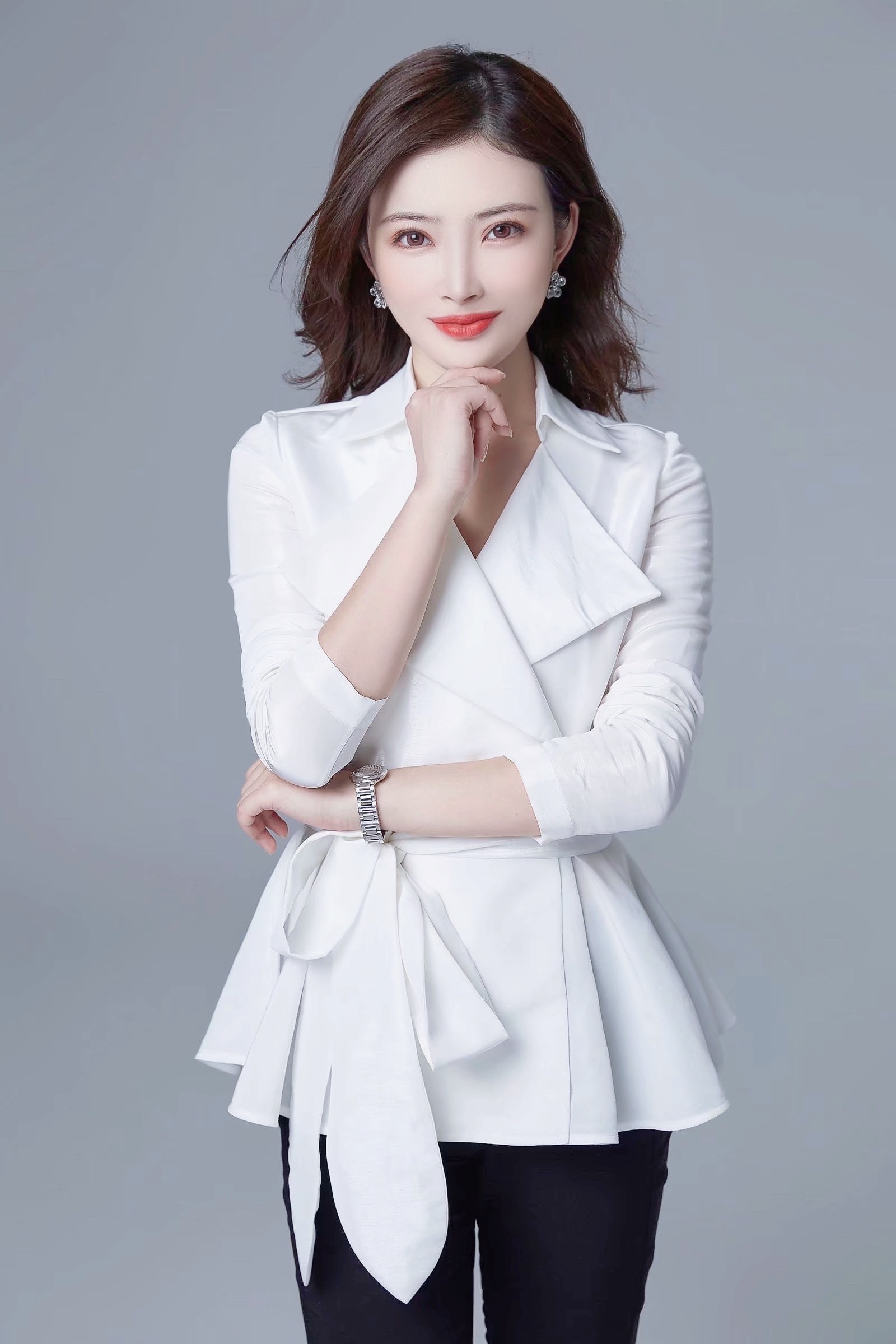  p data-id="timwpam5bxtl">谭冰颖,女,主持人,主播.
