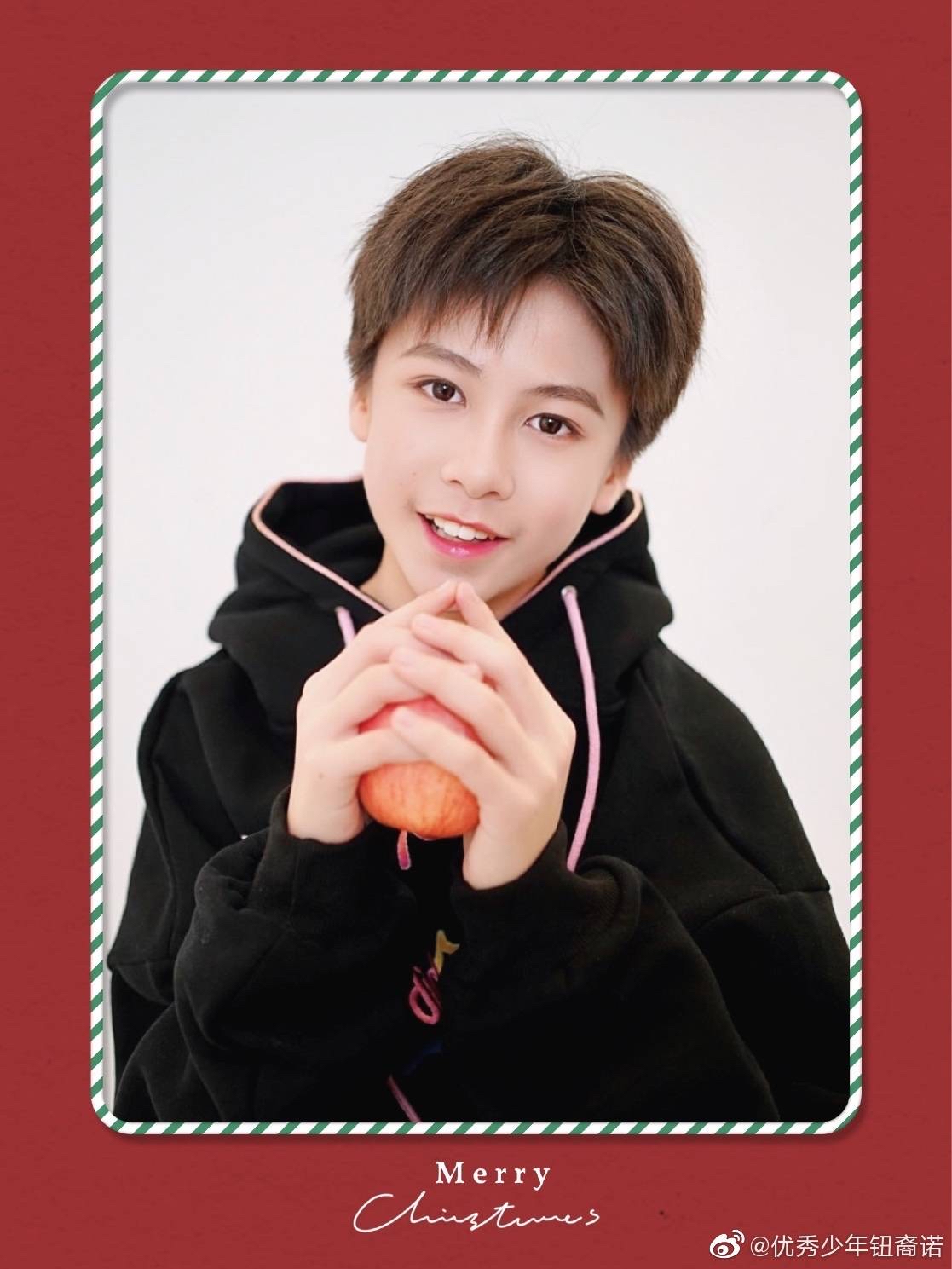  p>钮裔诺,2007年3月26日出生,优秀少年团组合中的主唱担当,发行个人