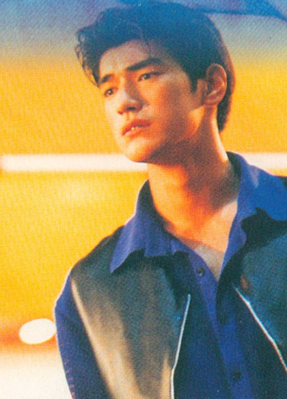  p>《人鱼传说》是罗文执导,郑伊健,钟丽缇主演的爱情奇幻电影.