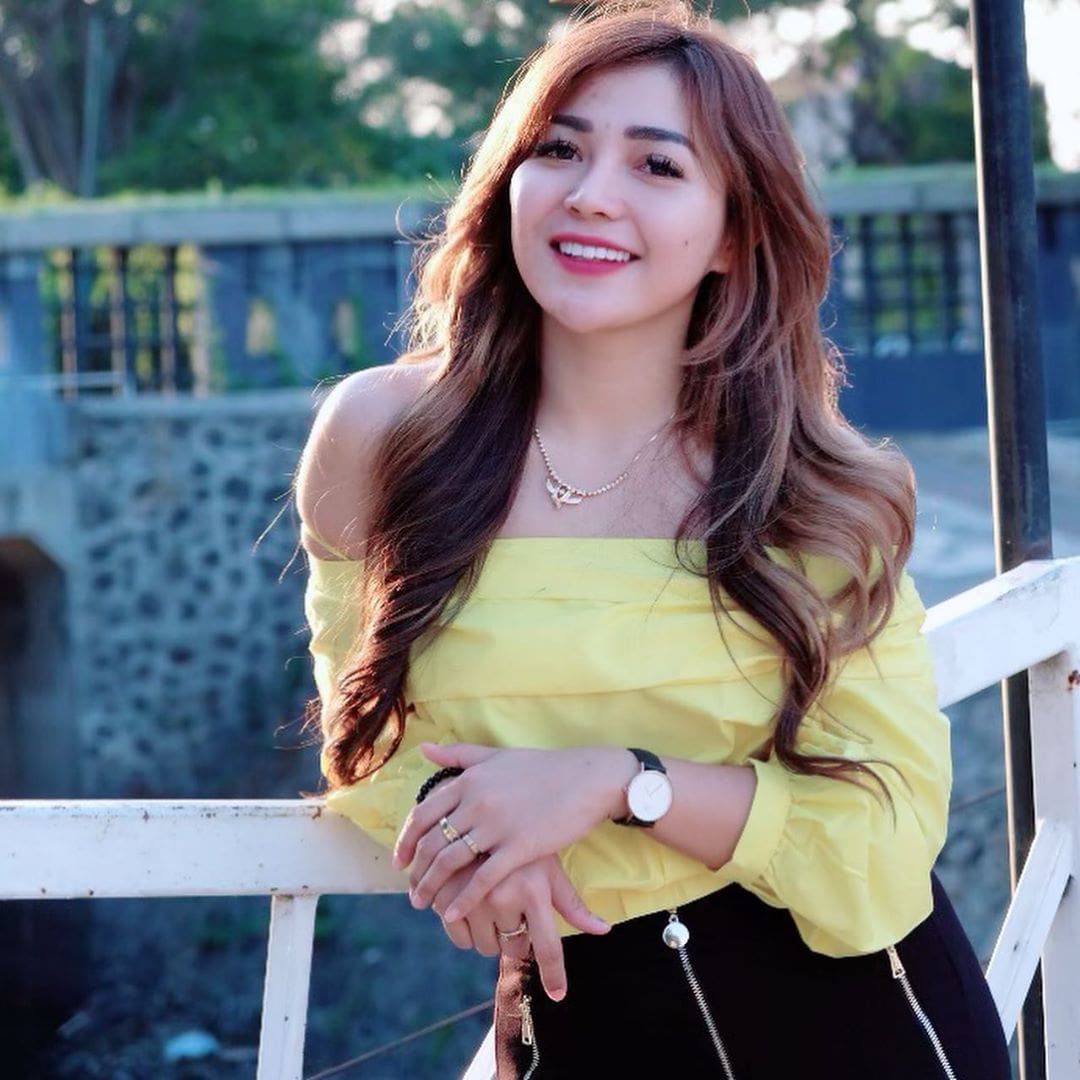 年1月23日—2021年1月5日)出生于印度尼西亚文多禾梭,印尼女团trio