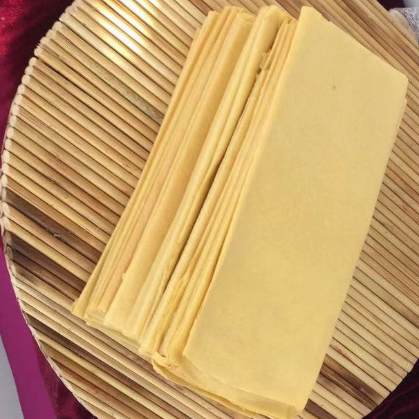 蒙阴煎饼是沂蒙山区最具代表的煎饼,蒙阴煎饼是