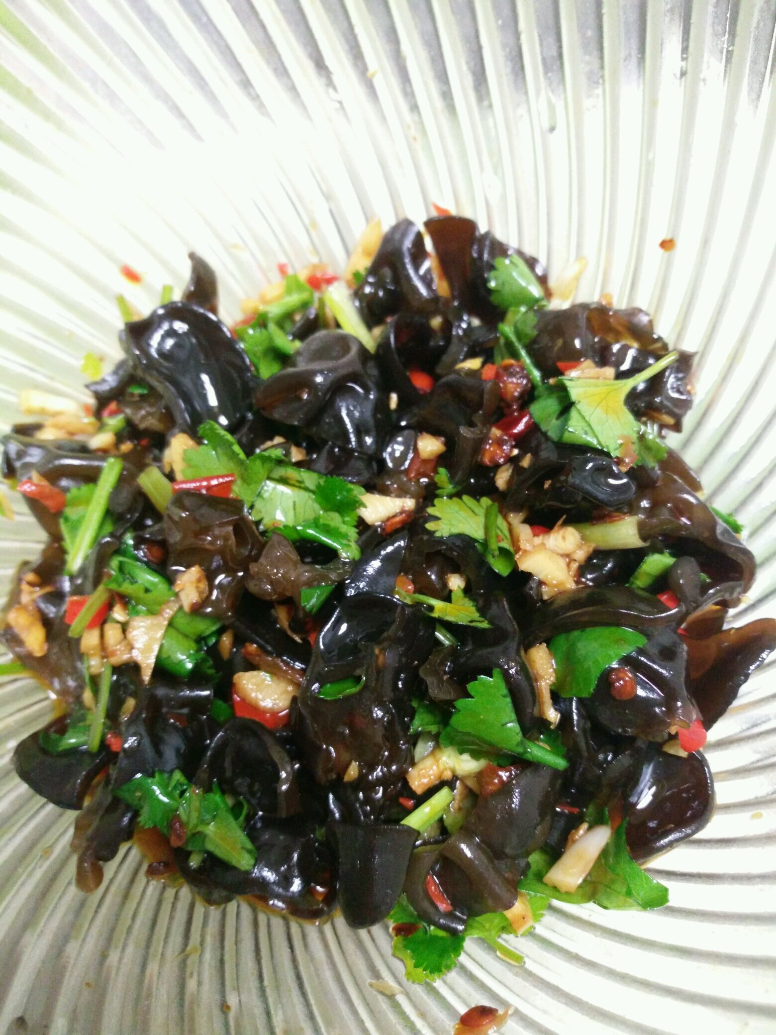 香菜拌木耳