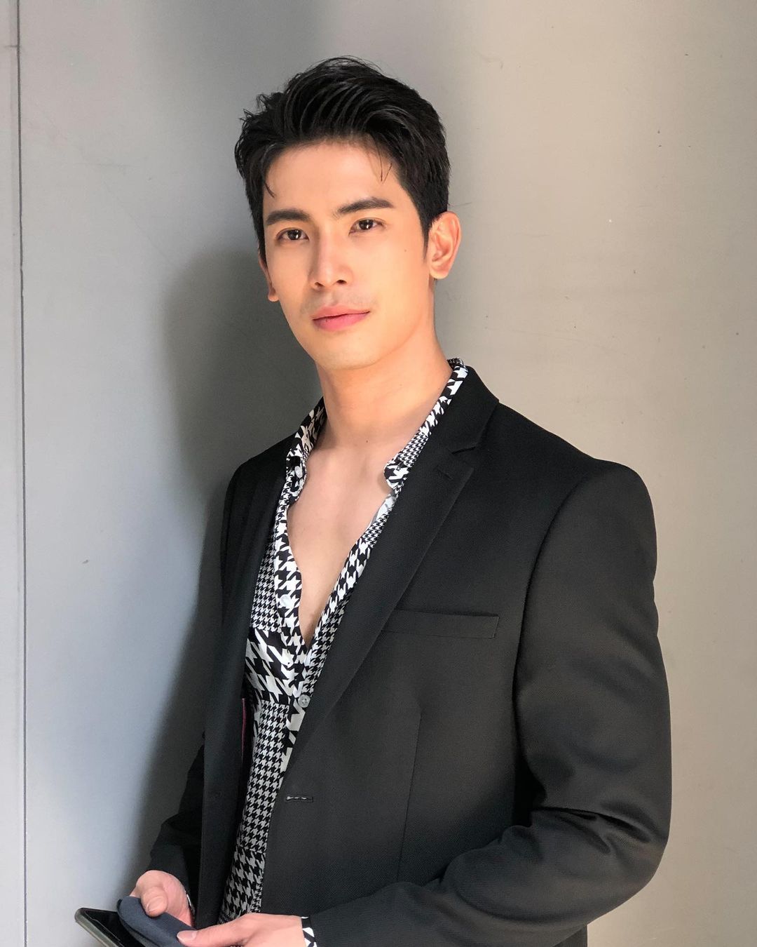  p>颂恩·宋帕山(son),1988年11月12日出生于泰国曼谷,泰国男演员