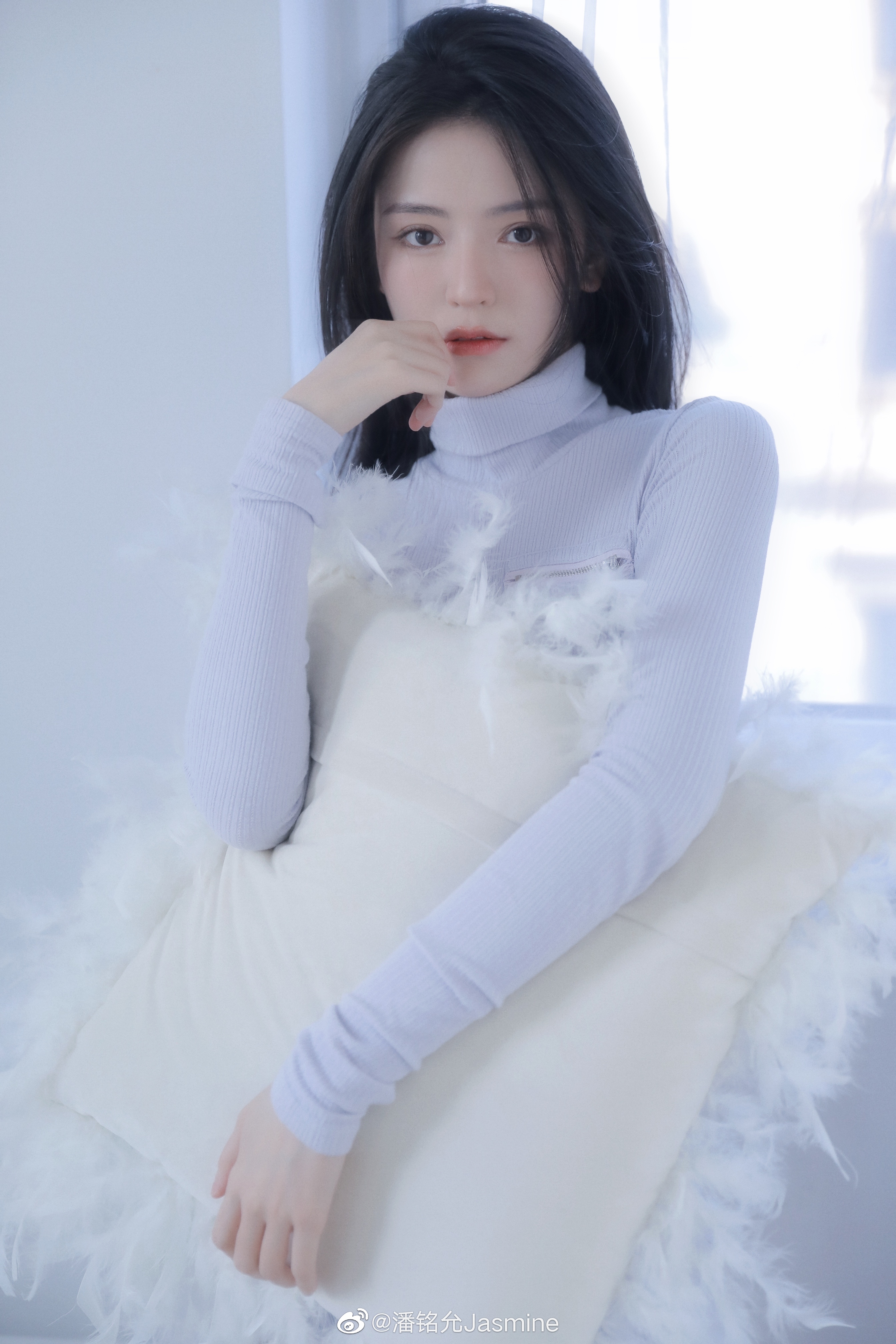  p>潘铭允(jasmine),1997年10月29日出生于四川省泸州市,毕业于北京