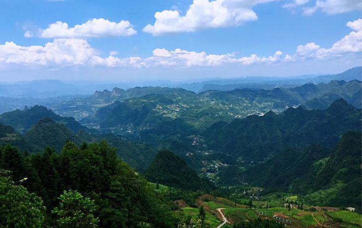  p>白土乡,隶属于重庆市黔江区,地处 a target="_blank" href="/item