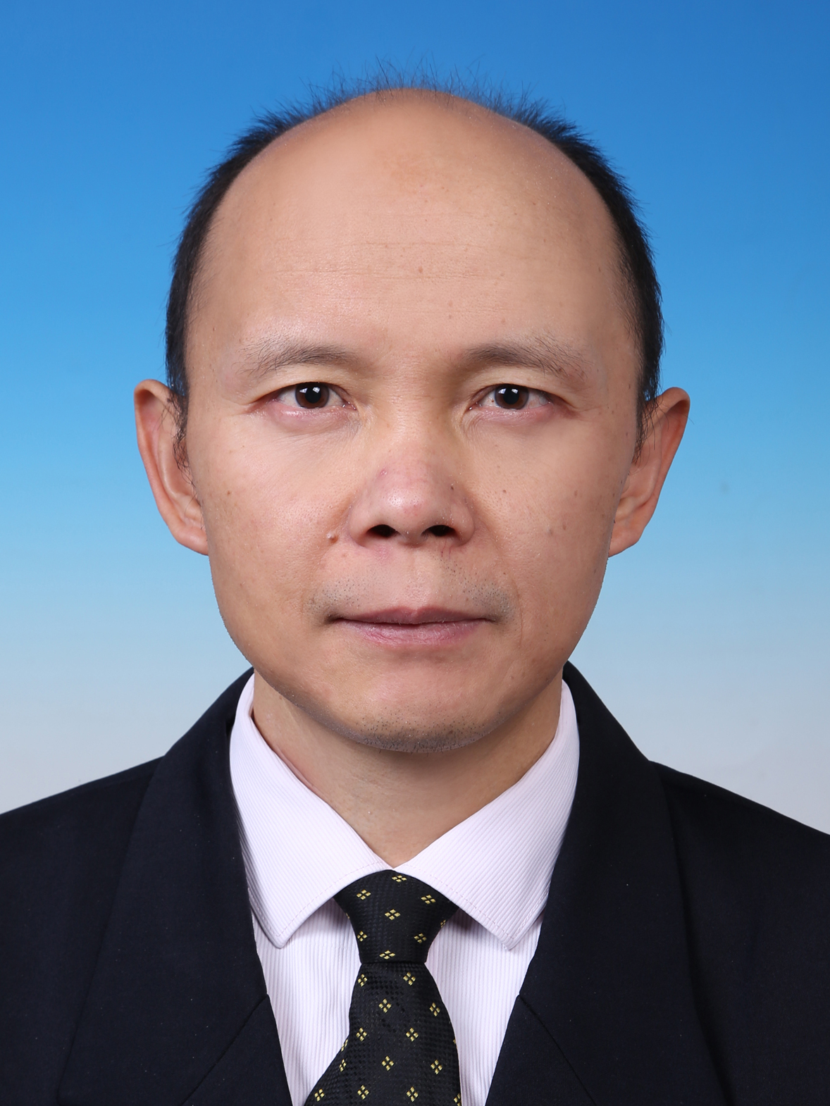  p>唐勇,男,汉族,1972年11月出生,四川中江人,1995年8月参加工作,法律