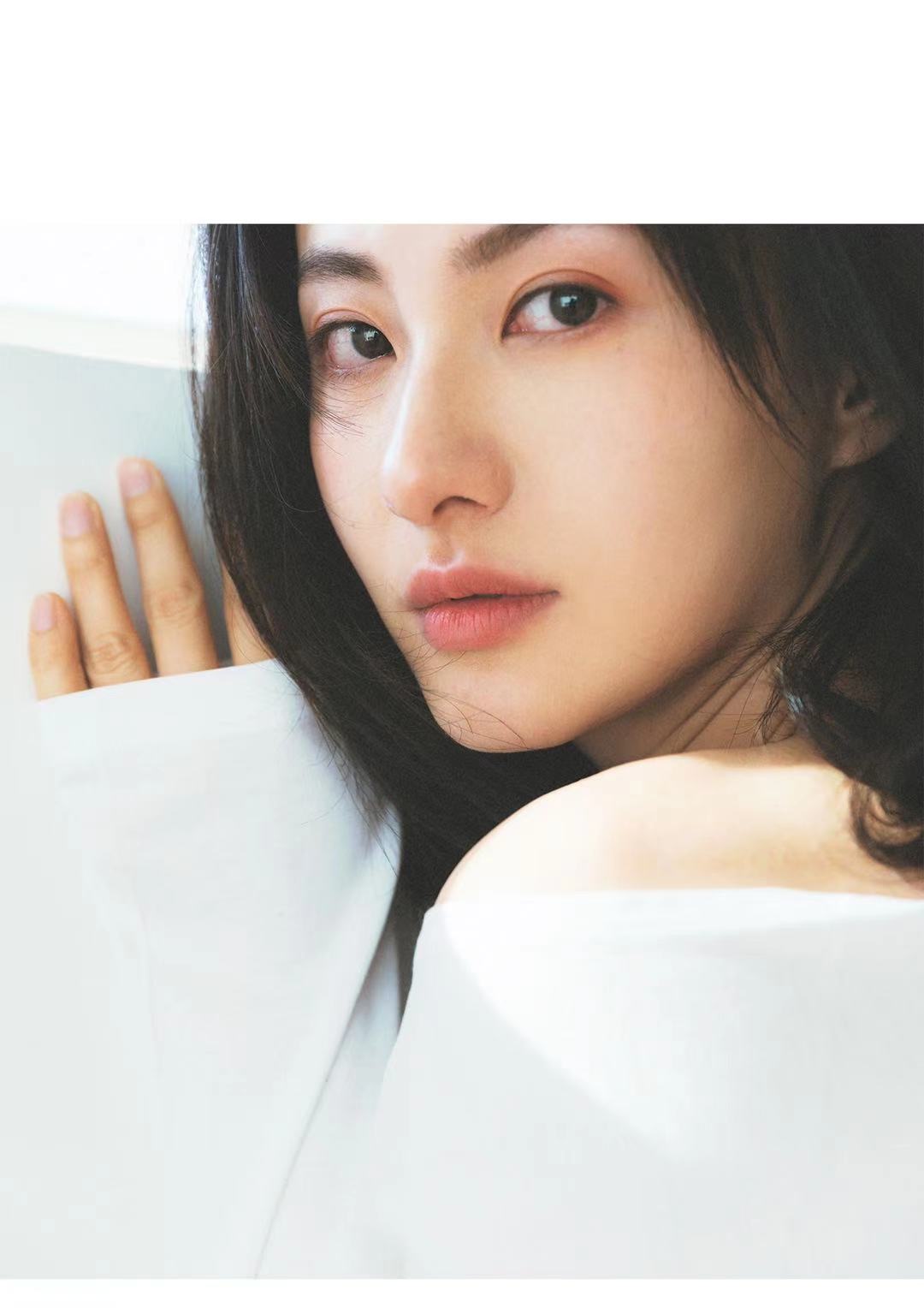  p>万潼,出生于山东省济南市,中国内地影视女演员,主持人.