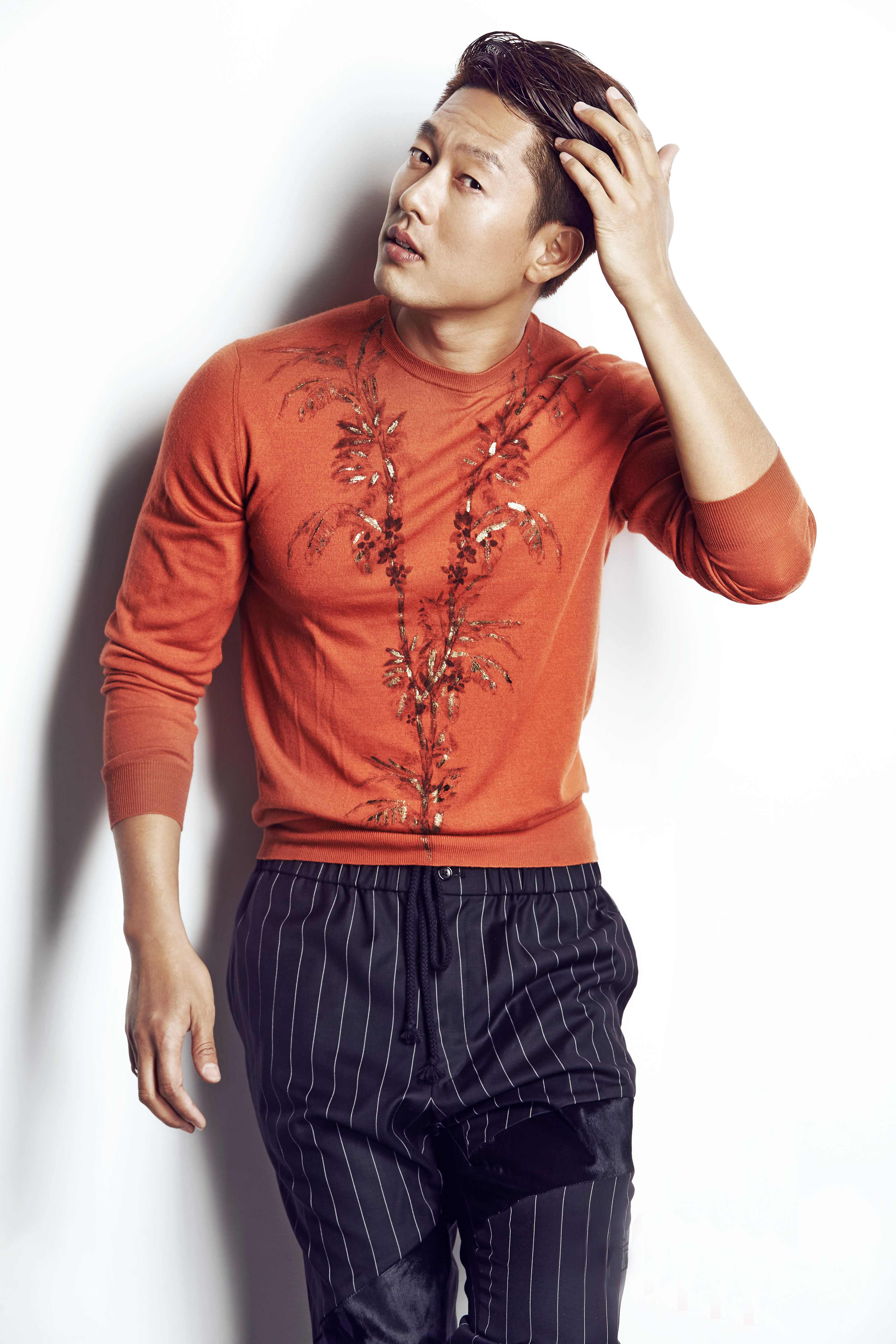  p>凌潇肃,1980年5月22日出生于陕西省西安市,中国内地影视男演员