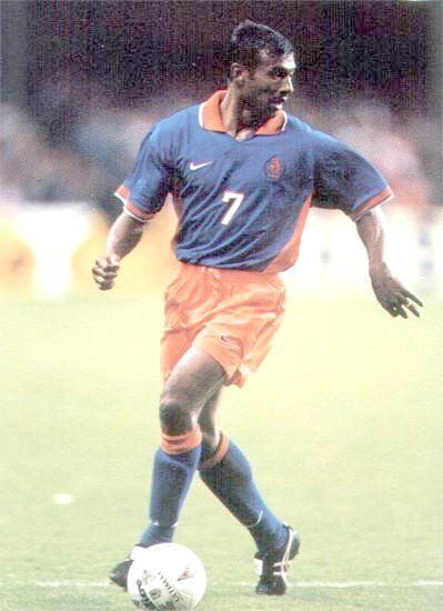  p>阿隆·温特,1967年3月1日出生于 a href="#" data-lemmaid="190469