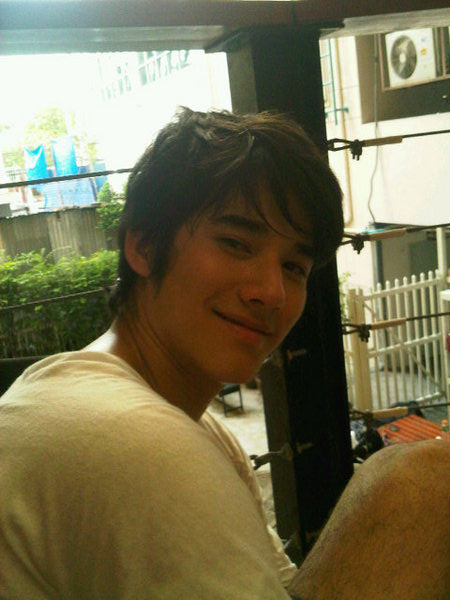  p>马里奥·毛瑞尔(mario),1988年12月4日出生于泰国曼谷,中德混血