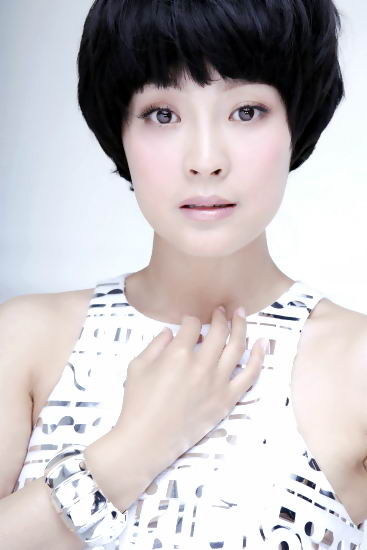  p>苏岩,1974年9月5日生于山东省济南市,中国内地女演员,毕业于 a