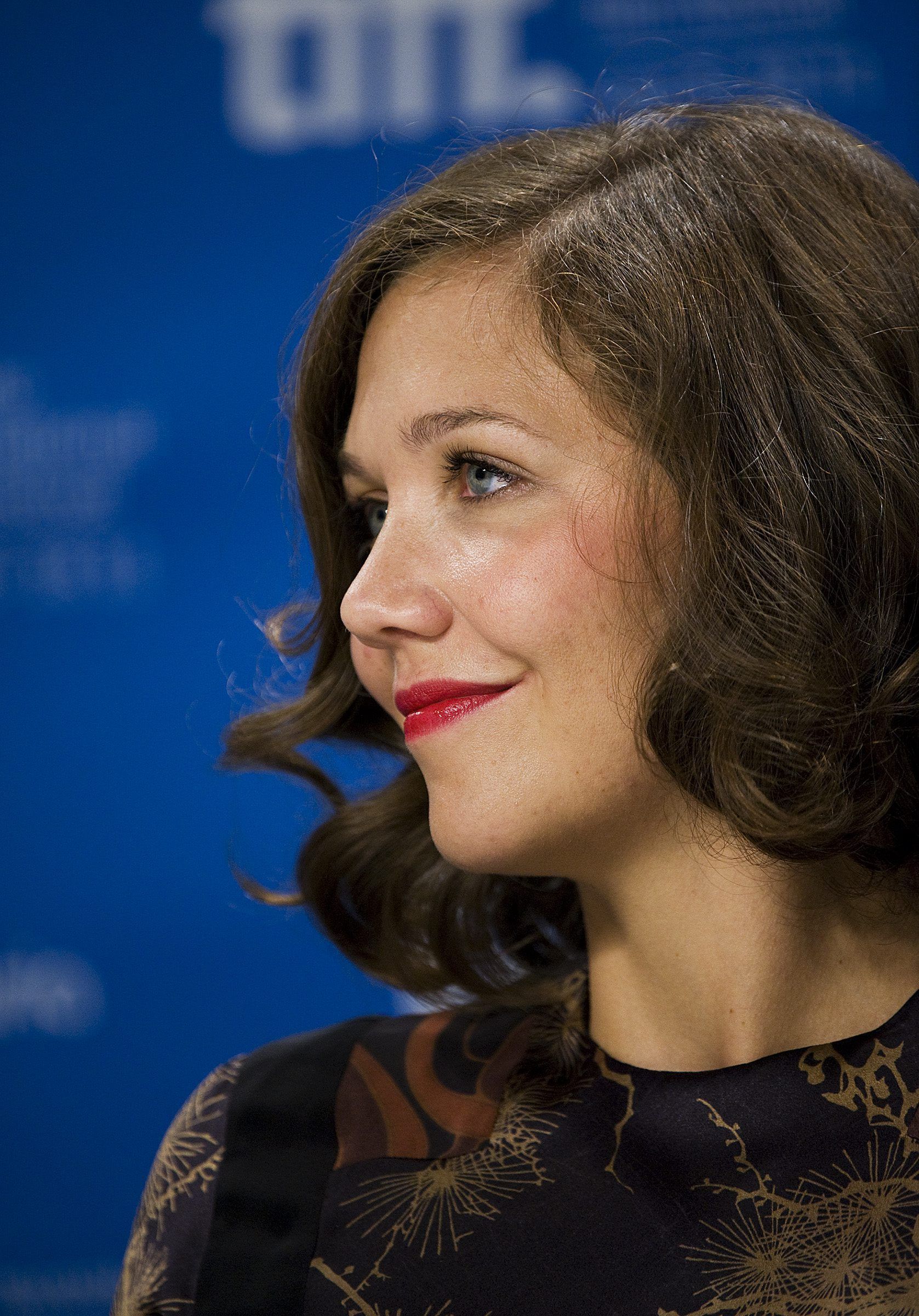  /i>),1977年11月16日出生于美国纽约州纽约市曼哈顿,美国影视女演员