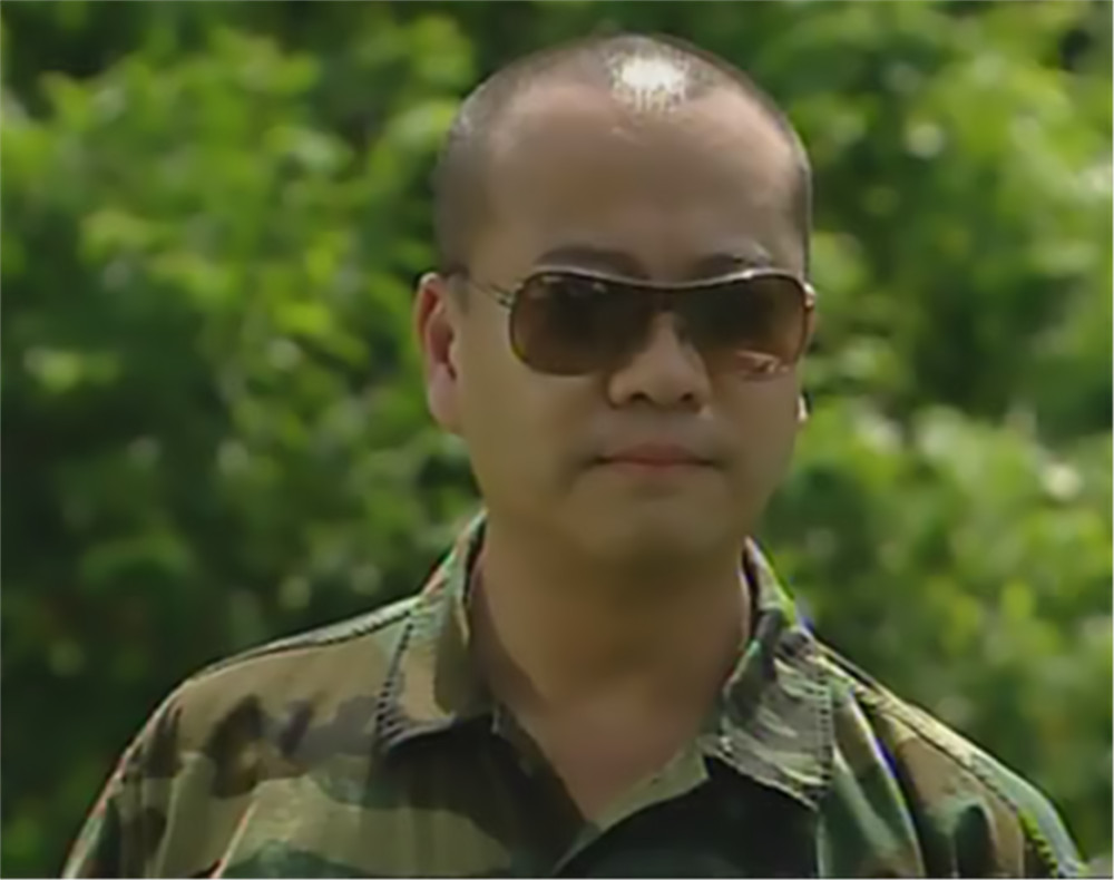  p>欧阳震华 i>(bobby au—yeung) /i>,1961年7月28日出生于中国香港