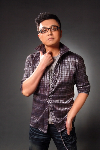  p data-id="gnwfsti5vo">南风,原名姜海龙,中国内地原创歌手.