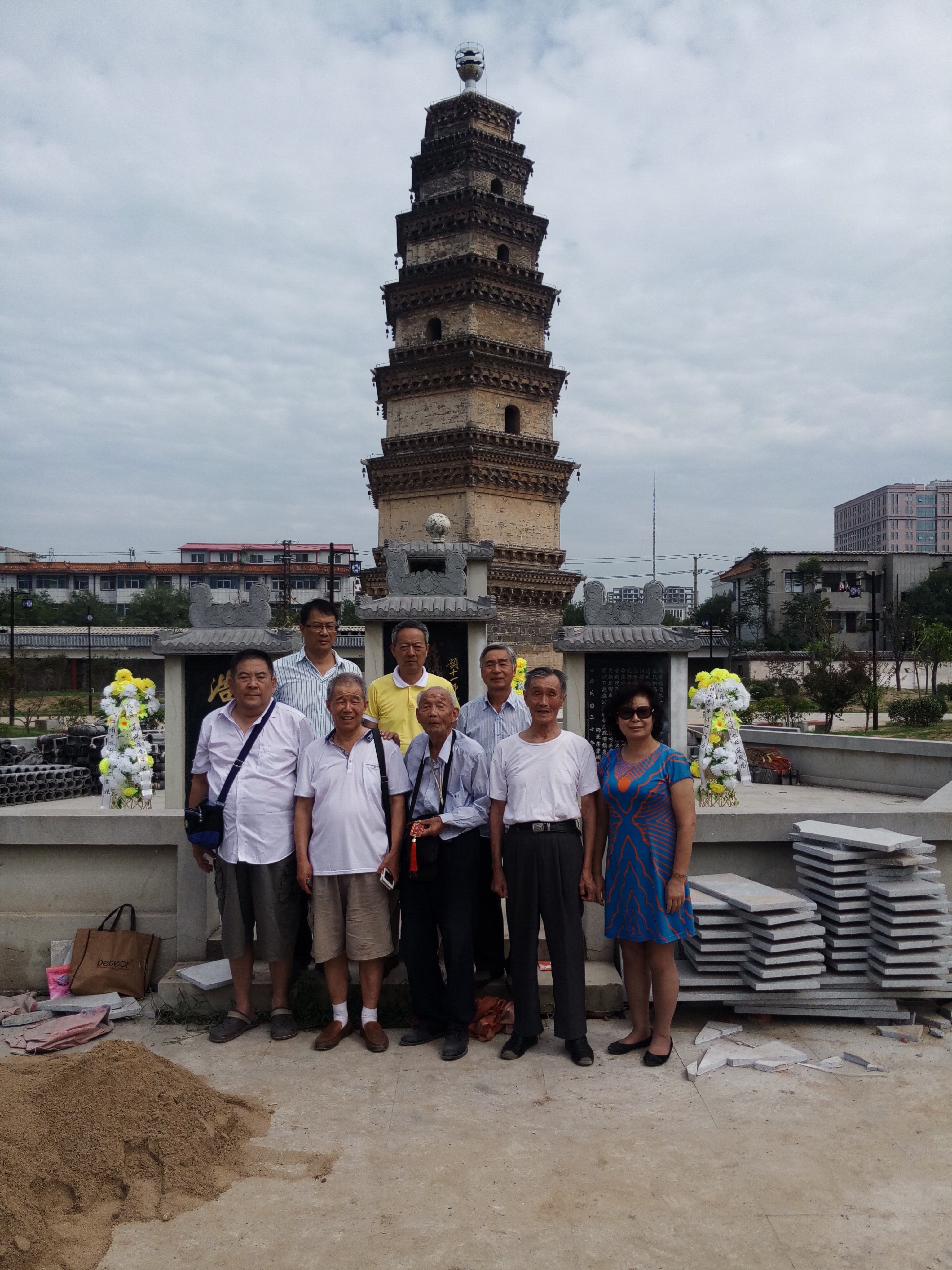 陆军预备第十一师豫南会战阵亡官兵公墓纪念碑