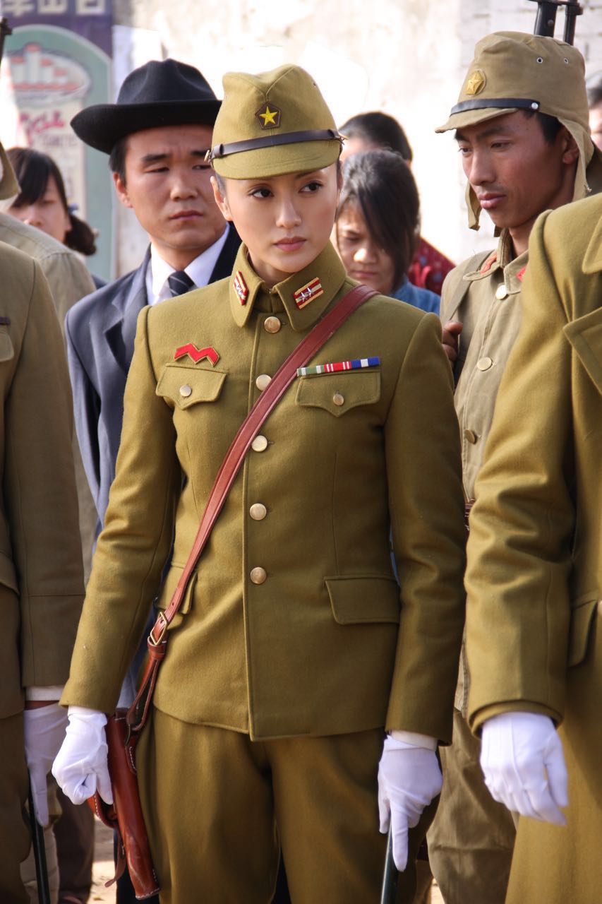  p>郑心潼,1984年11月15日出生于浙江省杭州市,毕业于北京电影学院12