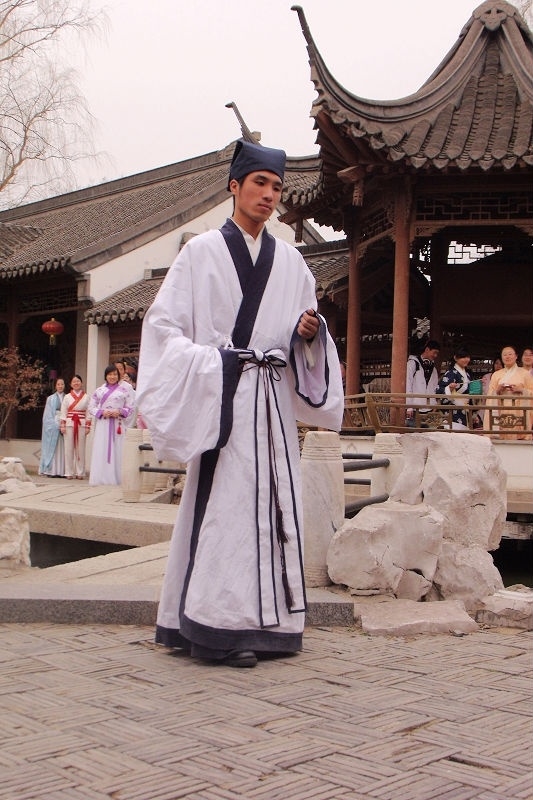  p data-id="gnxb4z4p1u">朱子深衣,汉服中 a target="_blank" href="