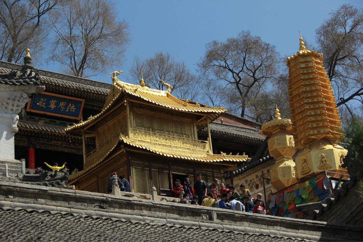 藏经殿位于湖南省衡阳市 a target="_blank" href="/item/南岳衡山