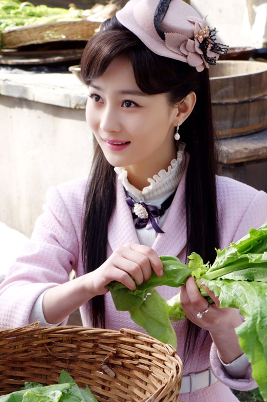  p>张维娜,原名张娜,1990年6月22日出生于湖北省武汉市,中国内地女