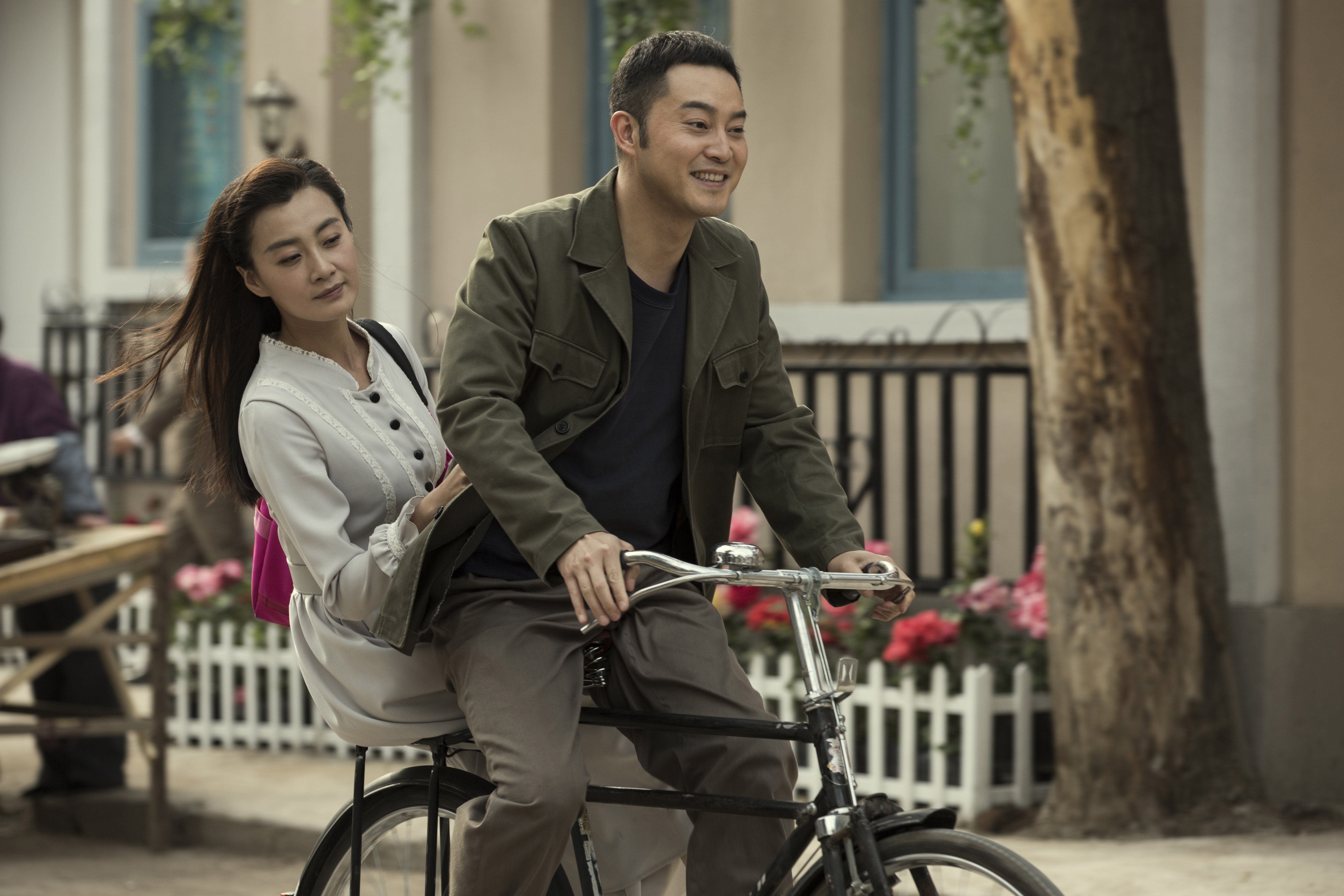 儒意欣欣出品,由 a target="_blank" href="/item/余淳/10703137"