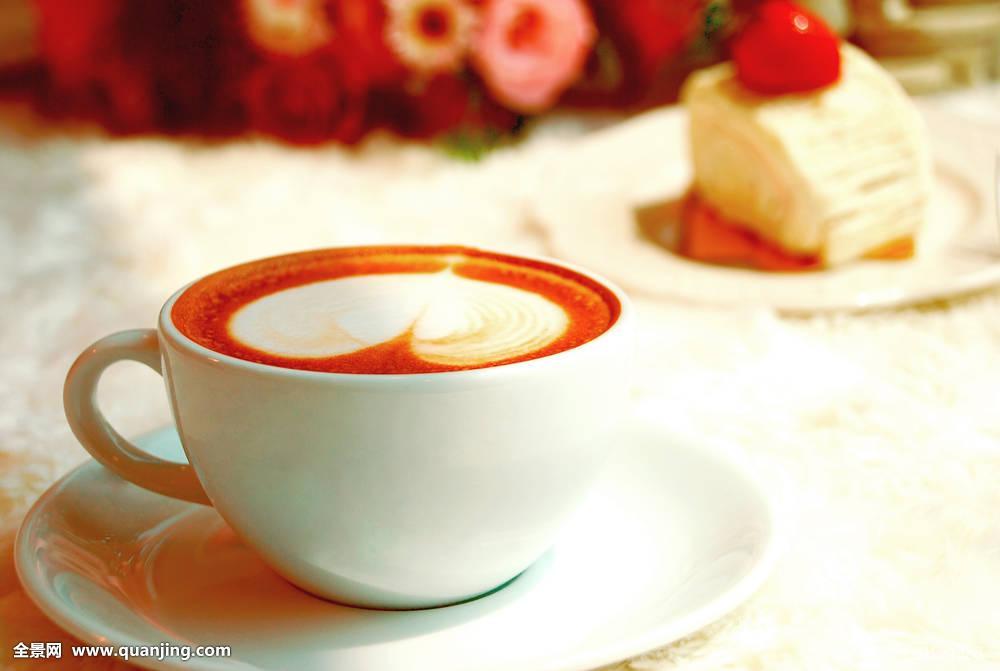 樱桃冰咖啡拿铁