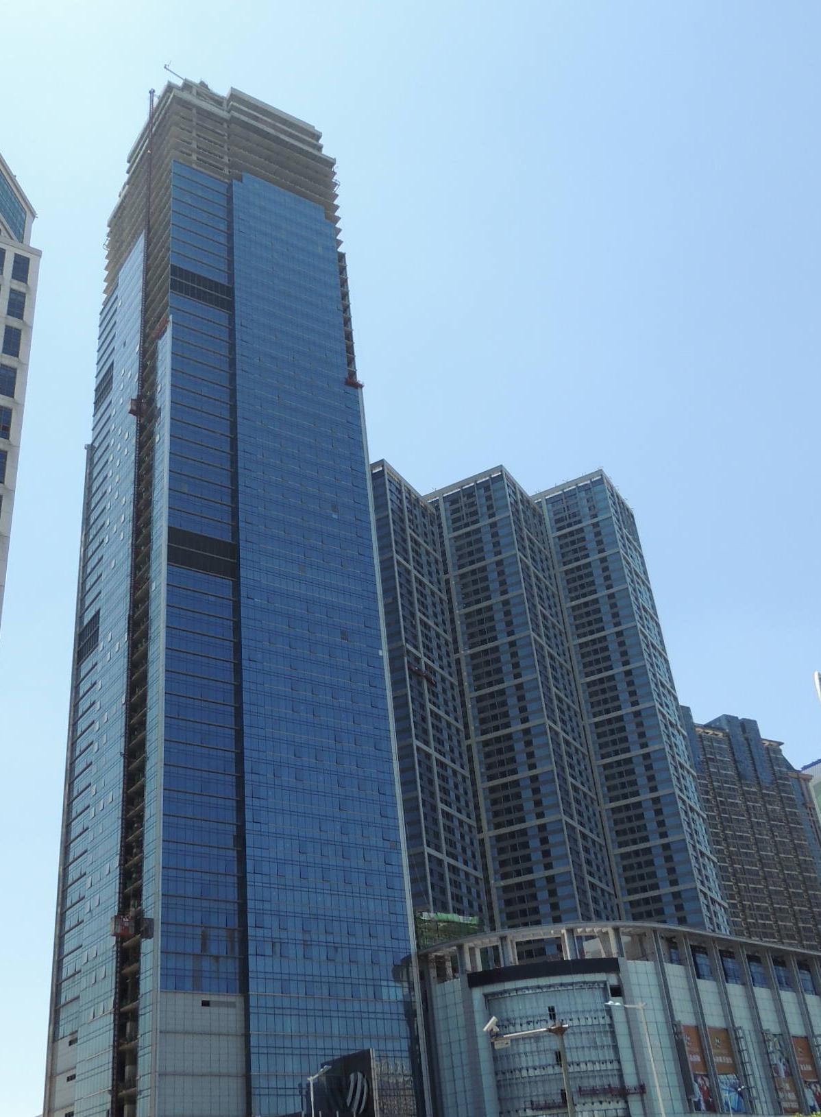 天津和记黄埔地铁广场